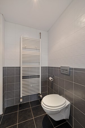 Foto - Te koop: De Stringen 30, 9074 BD Hallum